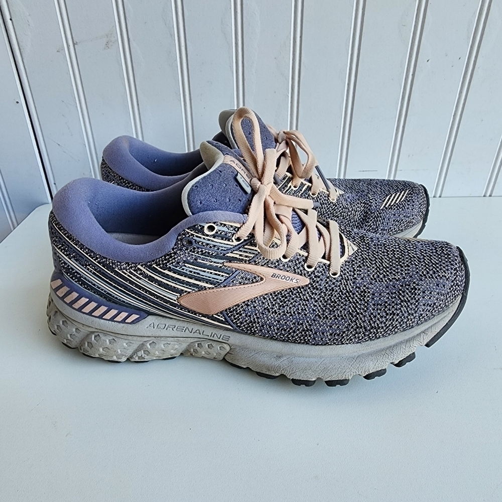 Brooks Adrenaline Women's Sneakers Gray Pink Running Shoes Lace Sz 8